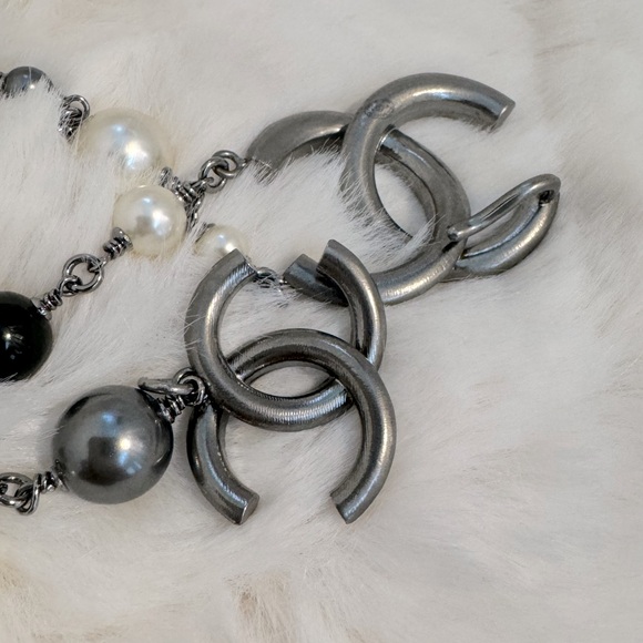 Chanel Gunmetal CC Tri-colored Bead Pearl Necklace & Waist Belt - Picture 9 of 11